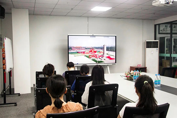 铭记历史 缅怀先烈——沃尔兴组织观看抗战胜利80周年阅兵仪式 铭记历史 缅怀先烈——沃尔兴组织观看抗战胜利80周年阅兵仪式