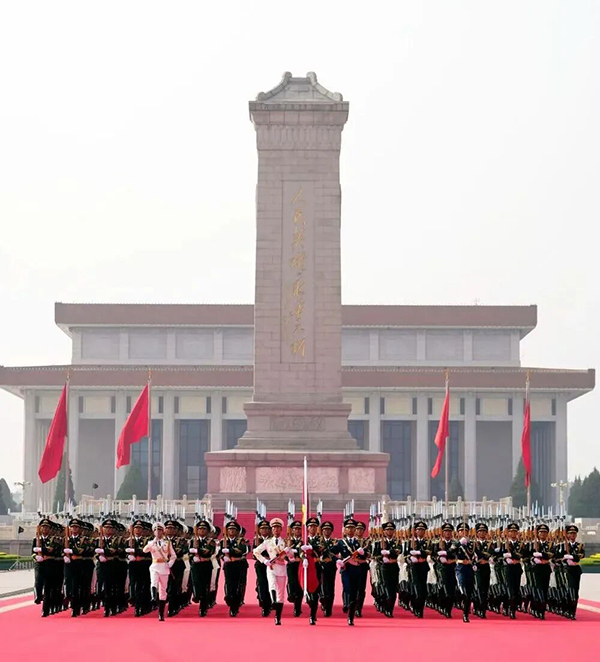 铭记历史 缅怀先烈——沃尔兴组织观看抗战胜利80周年阅兵仪式 铭记历史 缅怀先烈——沃尔兴组织观看抗战胜利80周年阅兵仪式